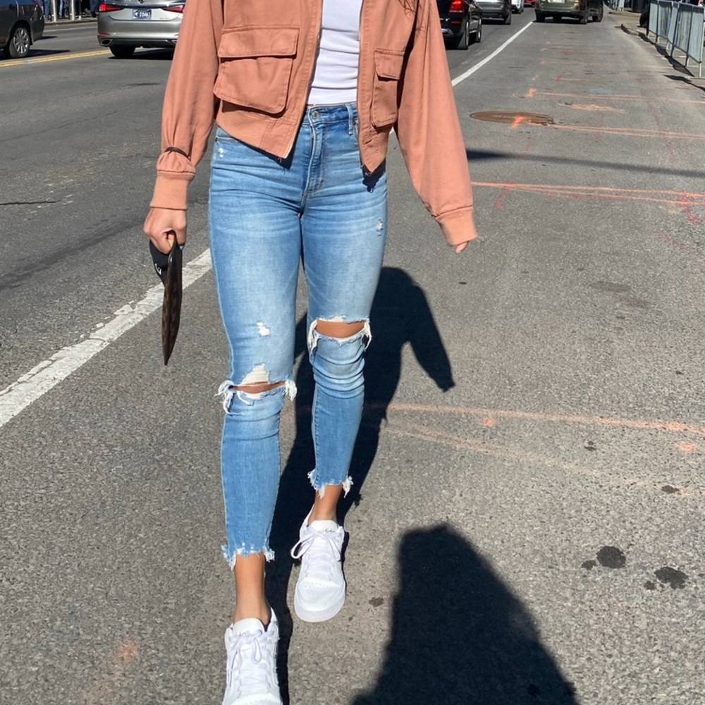 High Rise Super Skinny ripped jeans - Abercrombie and Fitch